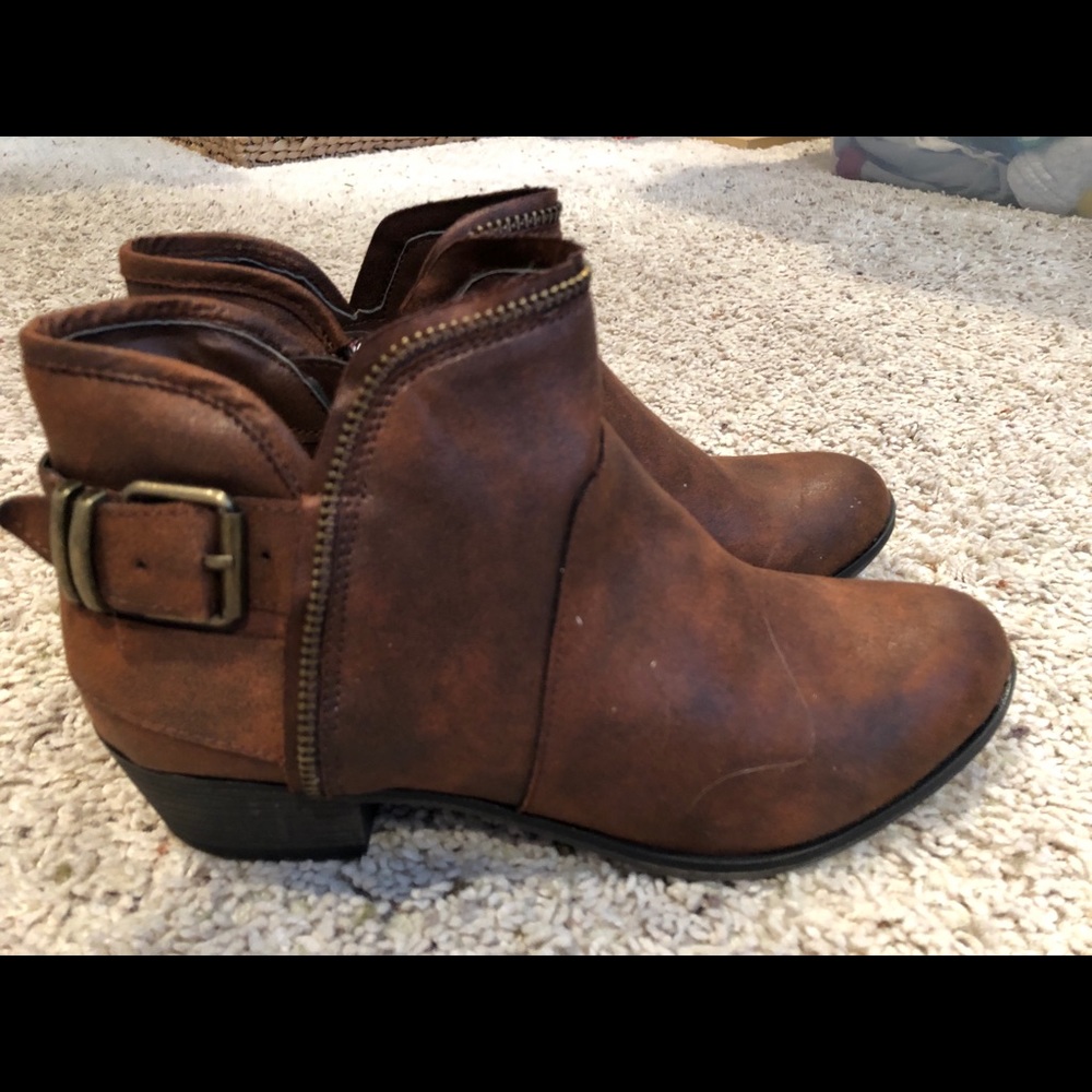 NEW women’s brown ankle boots size 8